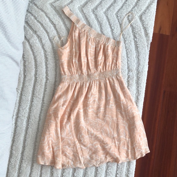 A&F - Asymmetrical Scrunchie Strap Mini Dress - Picture 2 of 2